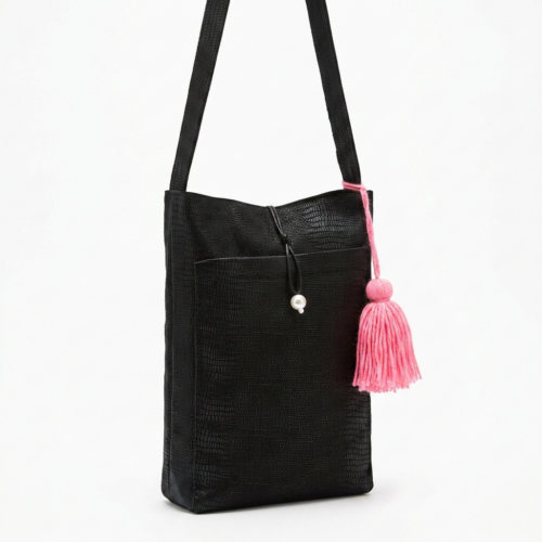 Bolso Bandolera Negro con Detalle Rosa
